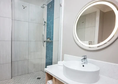 garden route hotel bathroom 104 b