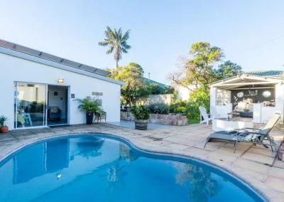 villa palmera pool area